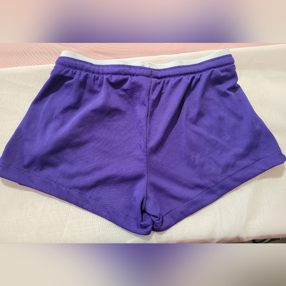 Old Navy shorts - Picture 2 of 3